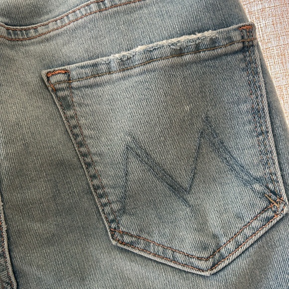 Mother The Insider Crop Step Fray in Fresh Catch Size 28- High Rise
Bootcut - Picture 13 of 16